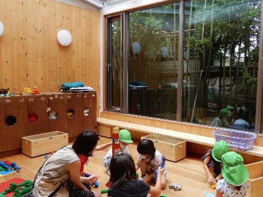 季節の制作を楽しんでいます。