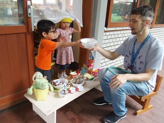 季節の制作を楽しんでいます。
